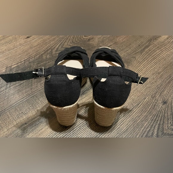 NWOT Black Women’s Christian Siriano Wedges - Picture 3 of 5